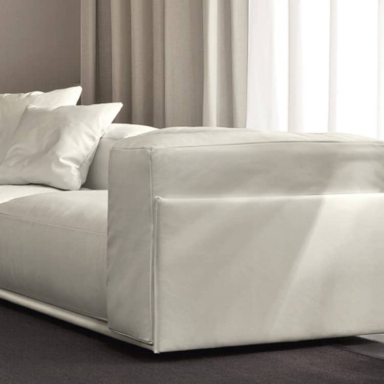 Sofas in white or beige leather