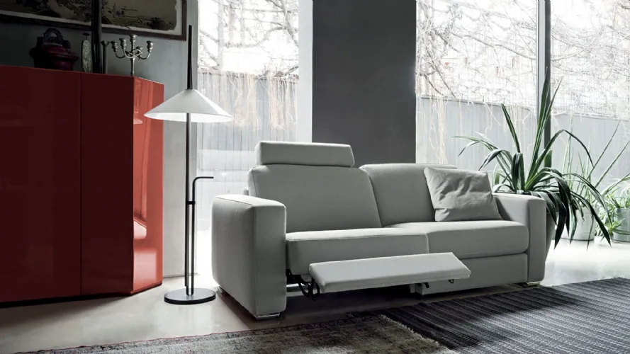 Dylan sofa with motorised relaxer with removable cover