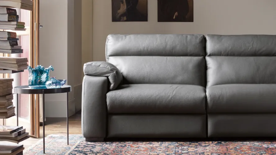 William particular soft armrest with cushion