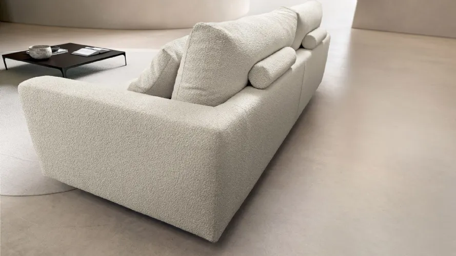 Norman backrest with roll.