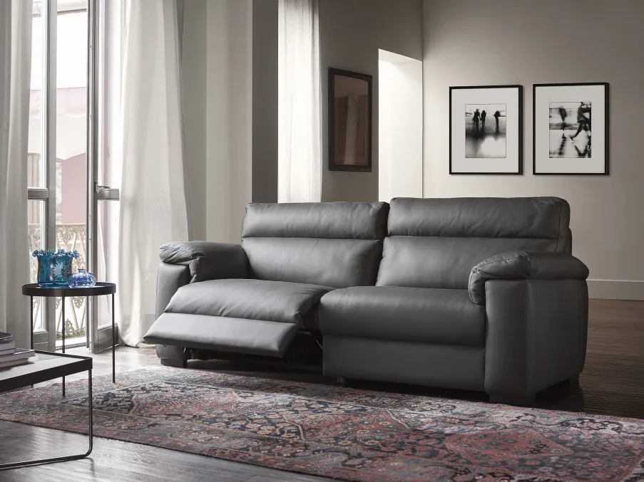 linear relax sofas