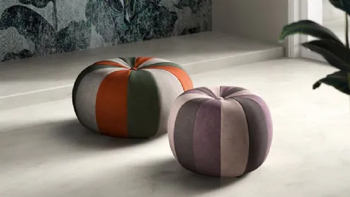 Bound colored round pouf