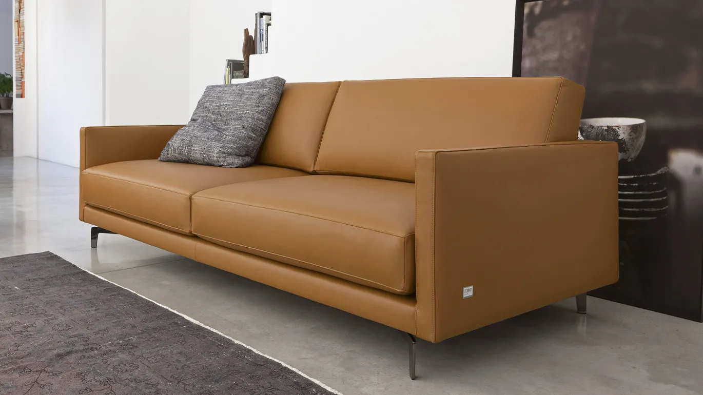 Nordic sofa in caramel leather Bart