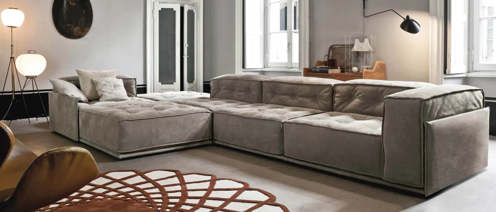 Montgomery paralysis liner Glamour. Modular leather sofa with buttons