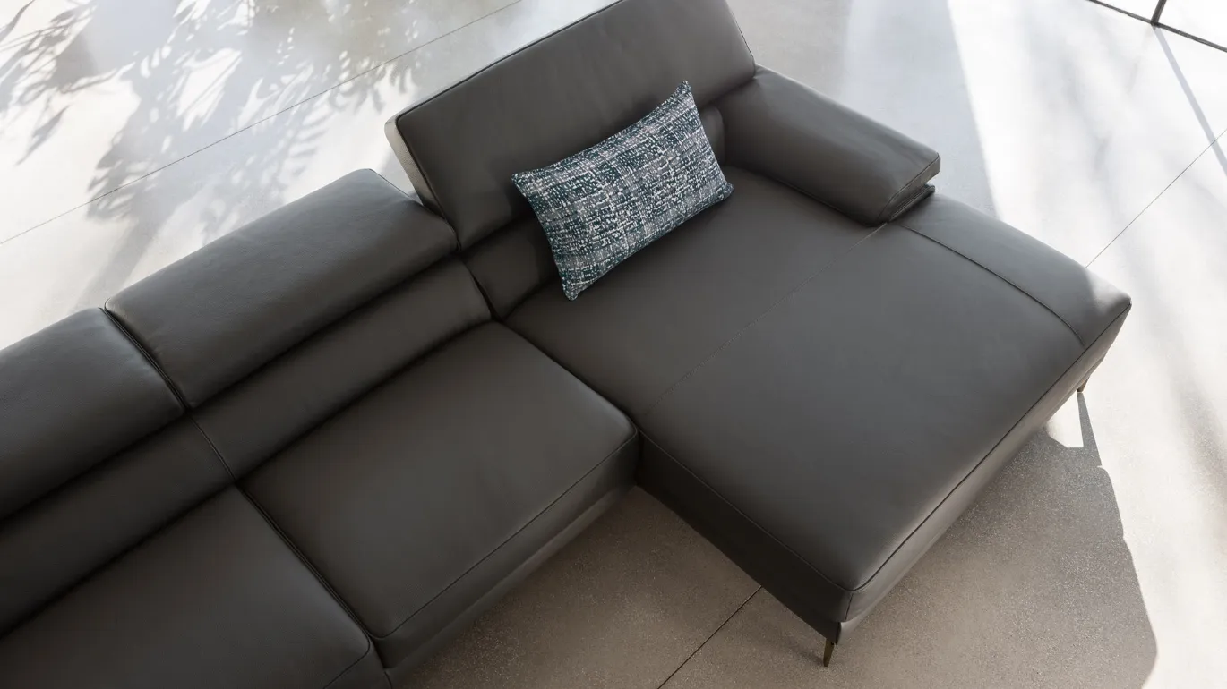 Palace sofa with footrest