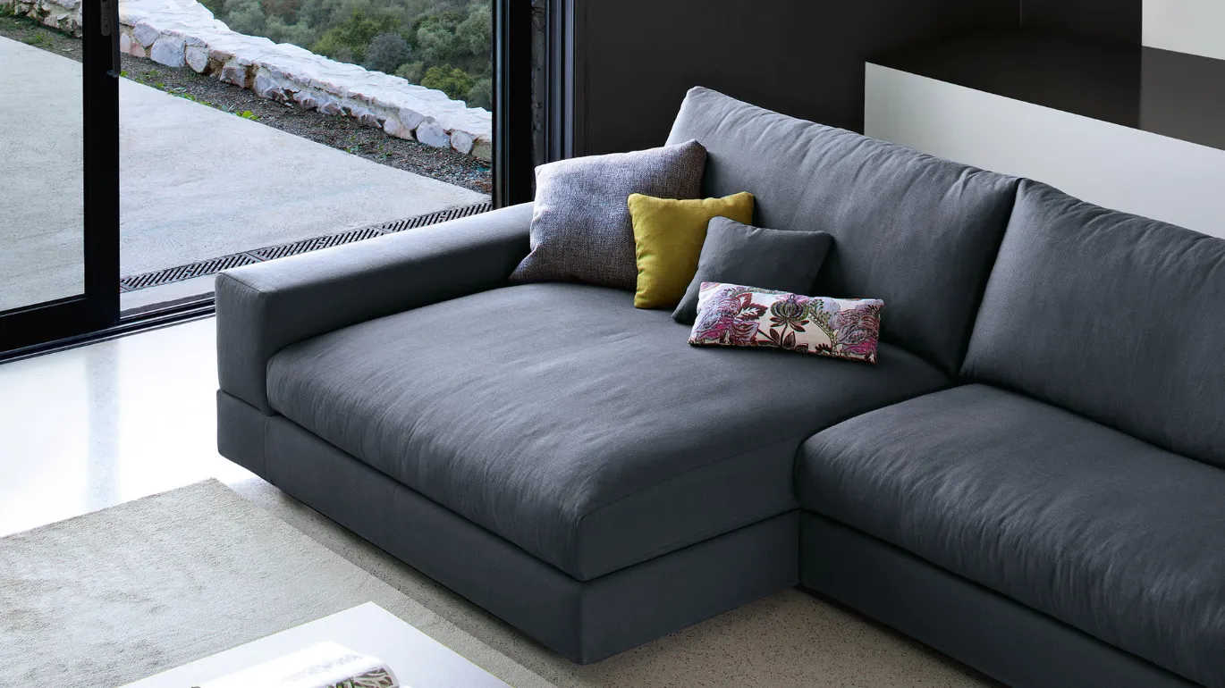 panoramic sofa with Vision peninsula